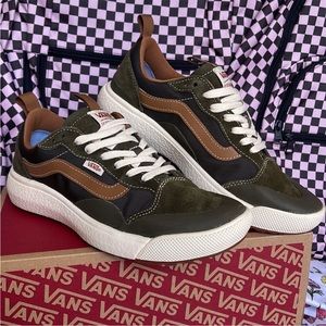 Vans UltraRange Women’s size 9 Dark Olive